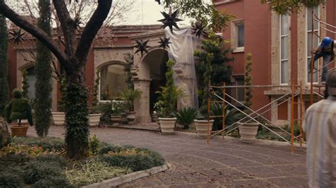 from prada to nada house location|nada movie wikipedia.